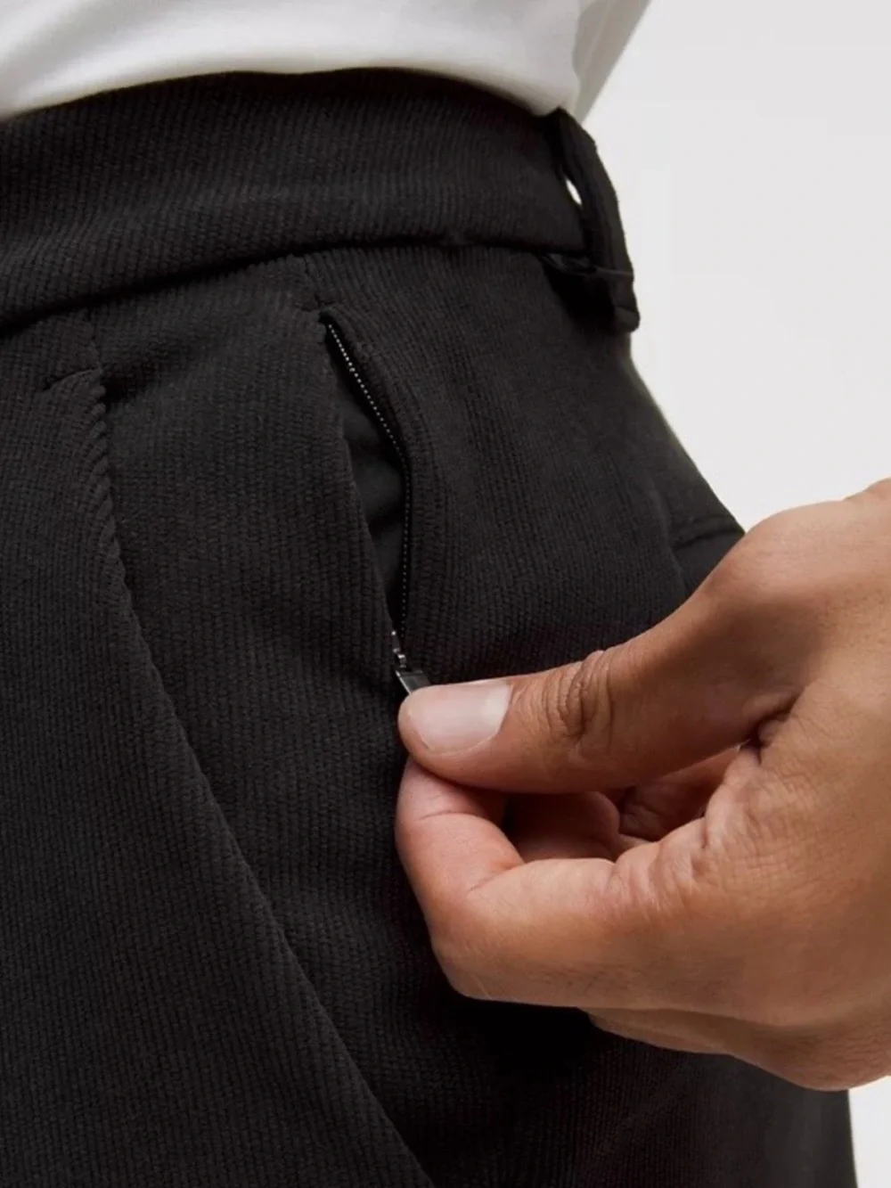 Lululemon ABC Classic Fit Trouser Pants Black Corduroy Mens.   Sk18